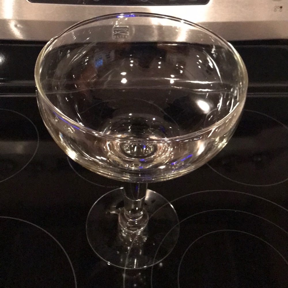Giant Wine Glass Bowl - Picture 5 of 8
